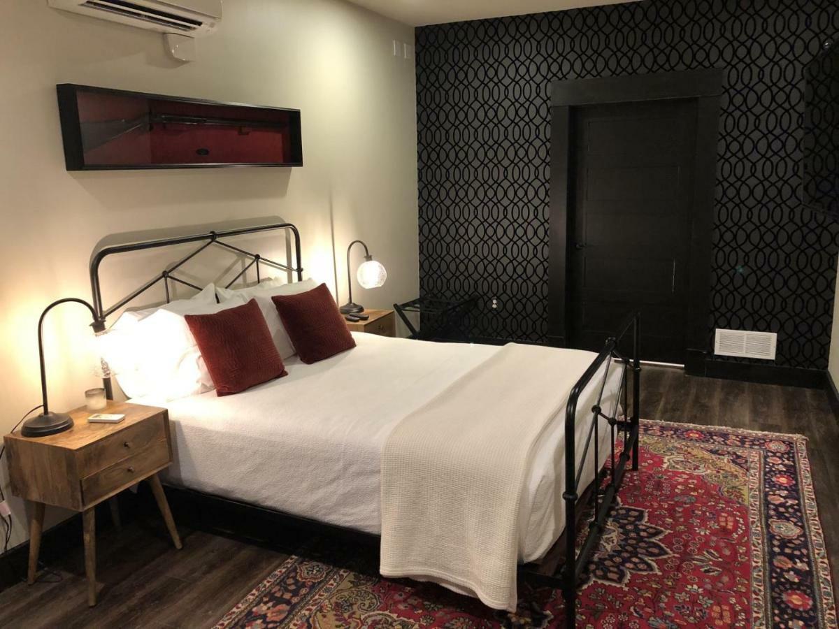 Gunrunner Boutique Hotel Florence Room photo